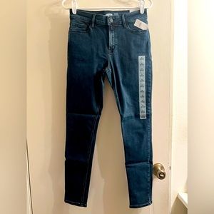 NWT Old Navy Mid-Rise Rockstar Super Skinny Jeans